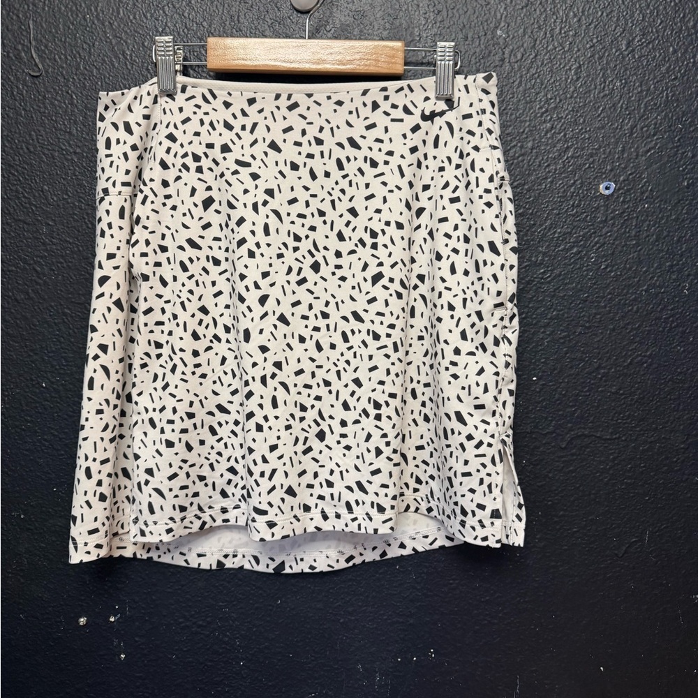 Nike Dri Fit White with Black Polka Dots Athletic Skort Size Small